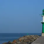 Villa Seeblick Warnemünde - Fewo mit Meerblick und Balkon direkt am Strand für 2-4 Pers