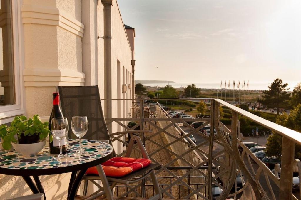 Seeblick Warnemuende - Mit Meerblick Und Balkon Direkt Am Fuer 2-4 Pers *