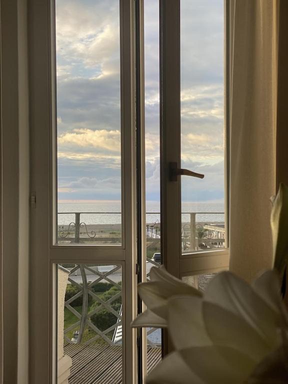 Seeblick Warnemuende - Mit Meerblick Und Balkon Direkt Am Fuer 2-4 Pers *
