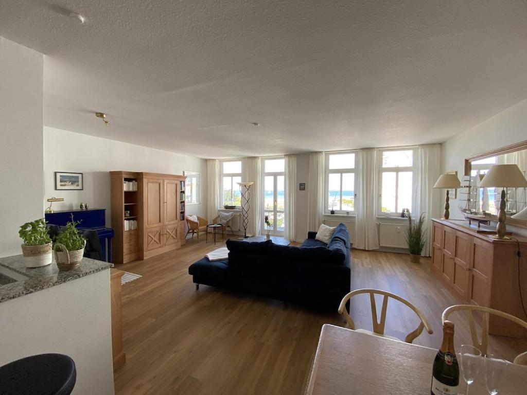 Seeblick Warnemünde - Mit Meerblick Und Balkon Direkt Am Für 2-4 Pers