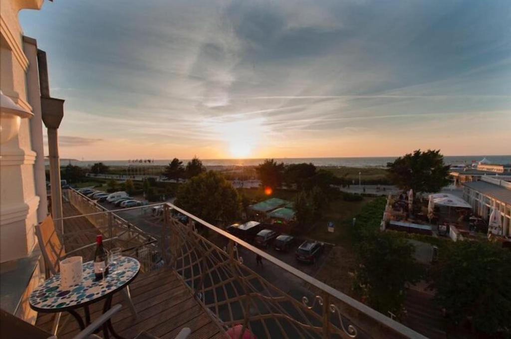 Seeblick Warnemuende - Mit Meerblick Und Balkon Direkt Am Fuer 2-4 Pers * Rostock